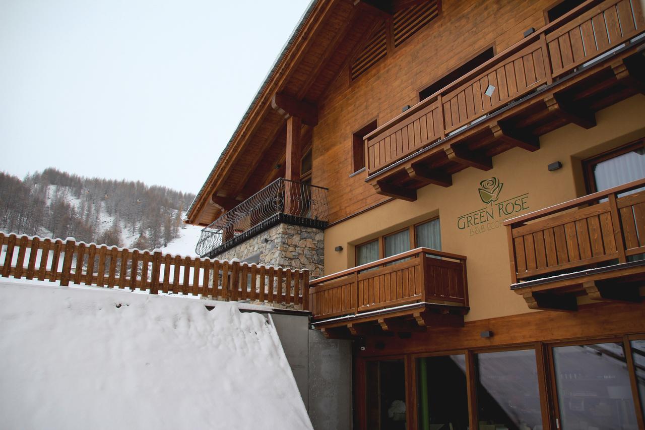Rose Bed & Breakfast 2*